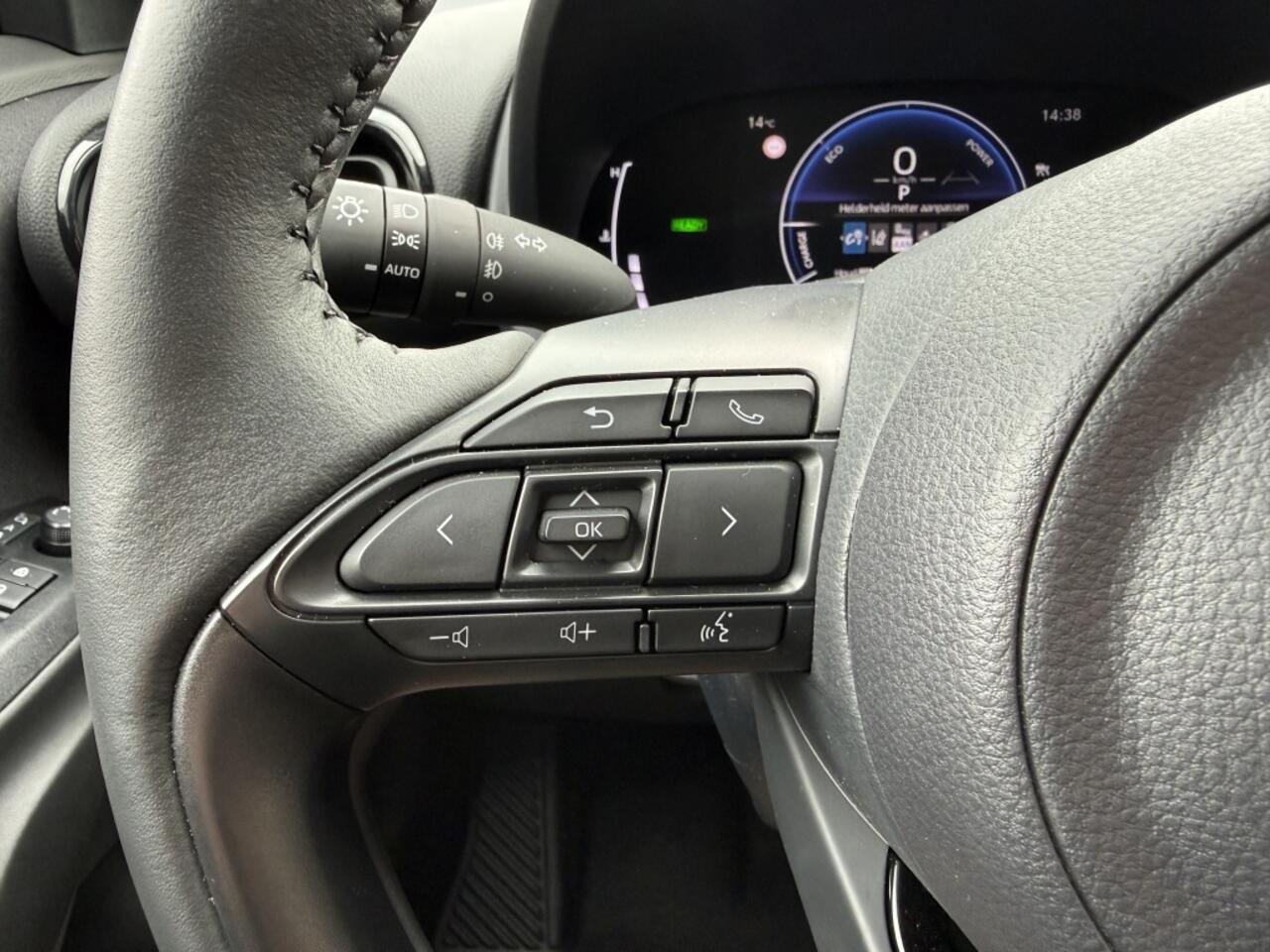 Toyota YARIS 1.5 Hybr 130 Dynamic | Trekhaak | PDC v/a | Stoel/stuur verwarm.