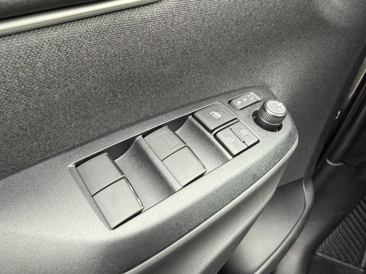 Toyota YARIS 1.5 Hybr 130 Dynamic | Trekhaak | PDC v/a | Stoel/stuur verwarm.