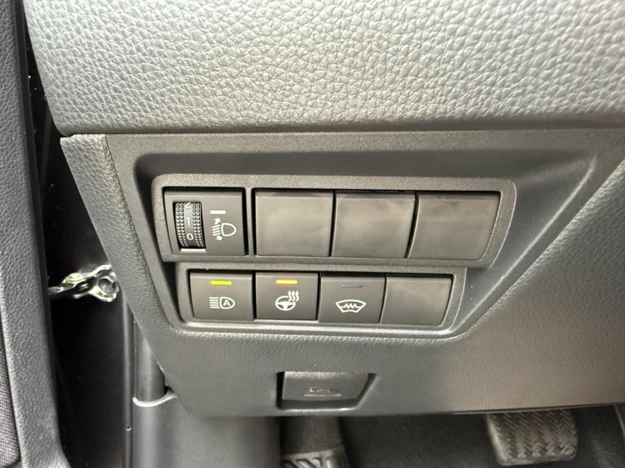 Toyota YARIS 1.5 Hybr 130 Dynamic | Trekhaak | PDC v/a | Stoel/stuur verwarm.