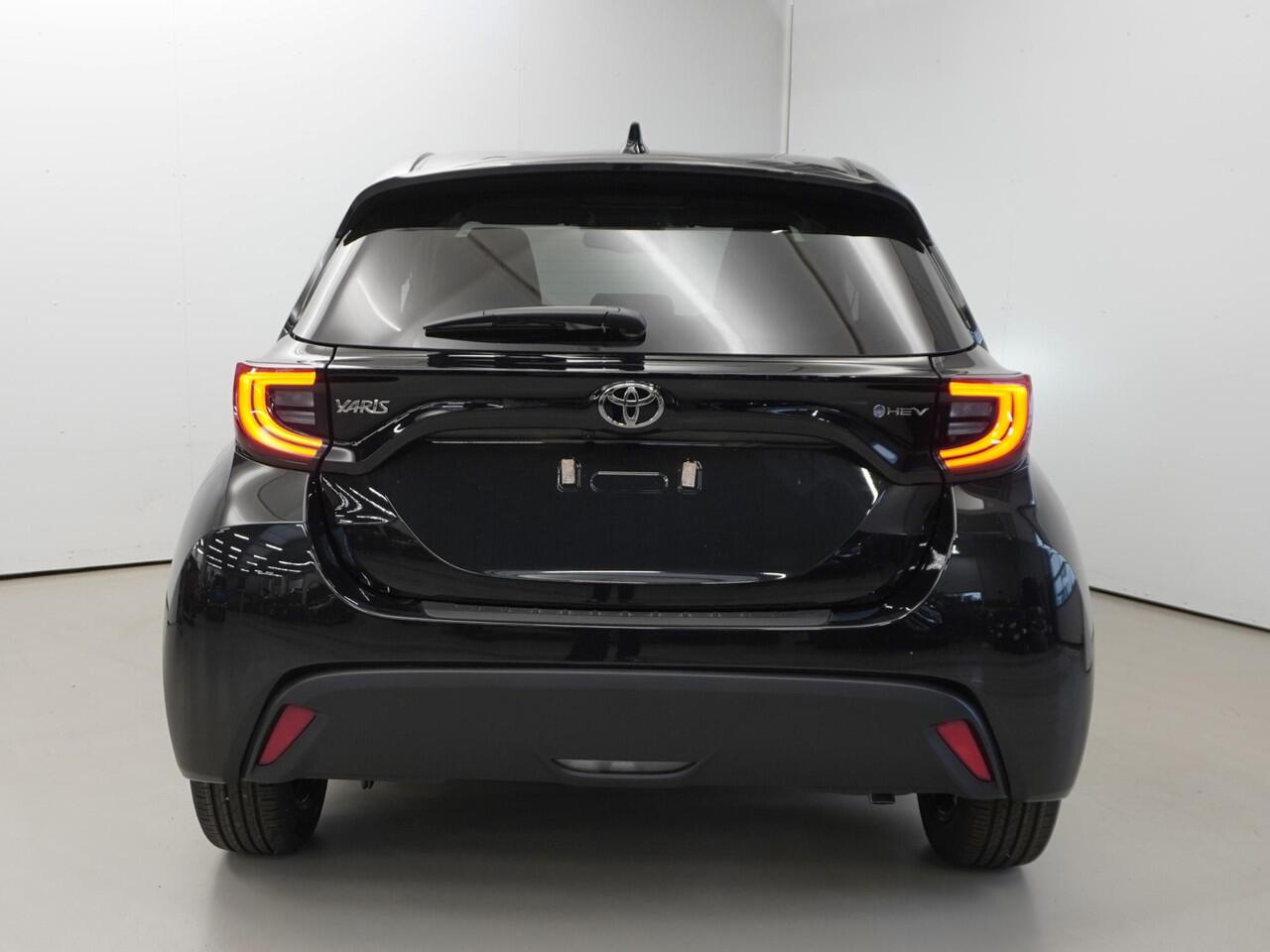 Toyota YARIS 1.5 Hybrid 115 Dynamic | Stoel- Stuurverwarming | App Connect | Ongebruikt | Rijklaarprijs