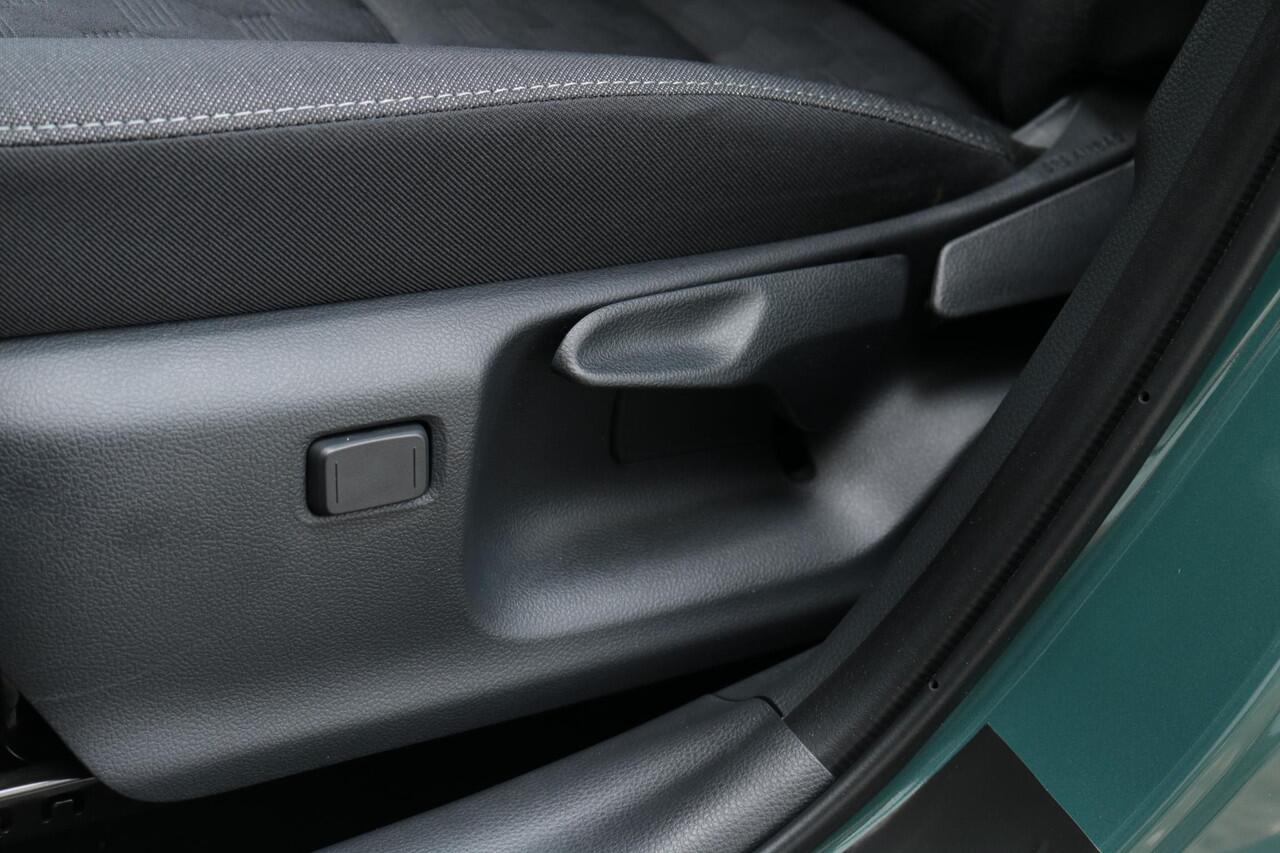 Toyota YARIS 1.5 Hybrid 115 Dynamic, Comfort Pack, Nieuw, in december leverbaar met ¤1000,- inruilpremie!