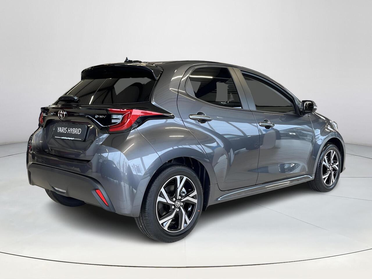 Toyota YARIS 1.5 Hybrid 115 Dynamic | Uit voorraad leverbaar |