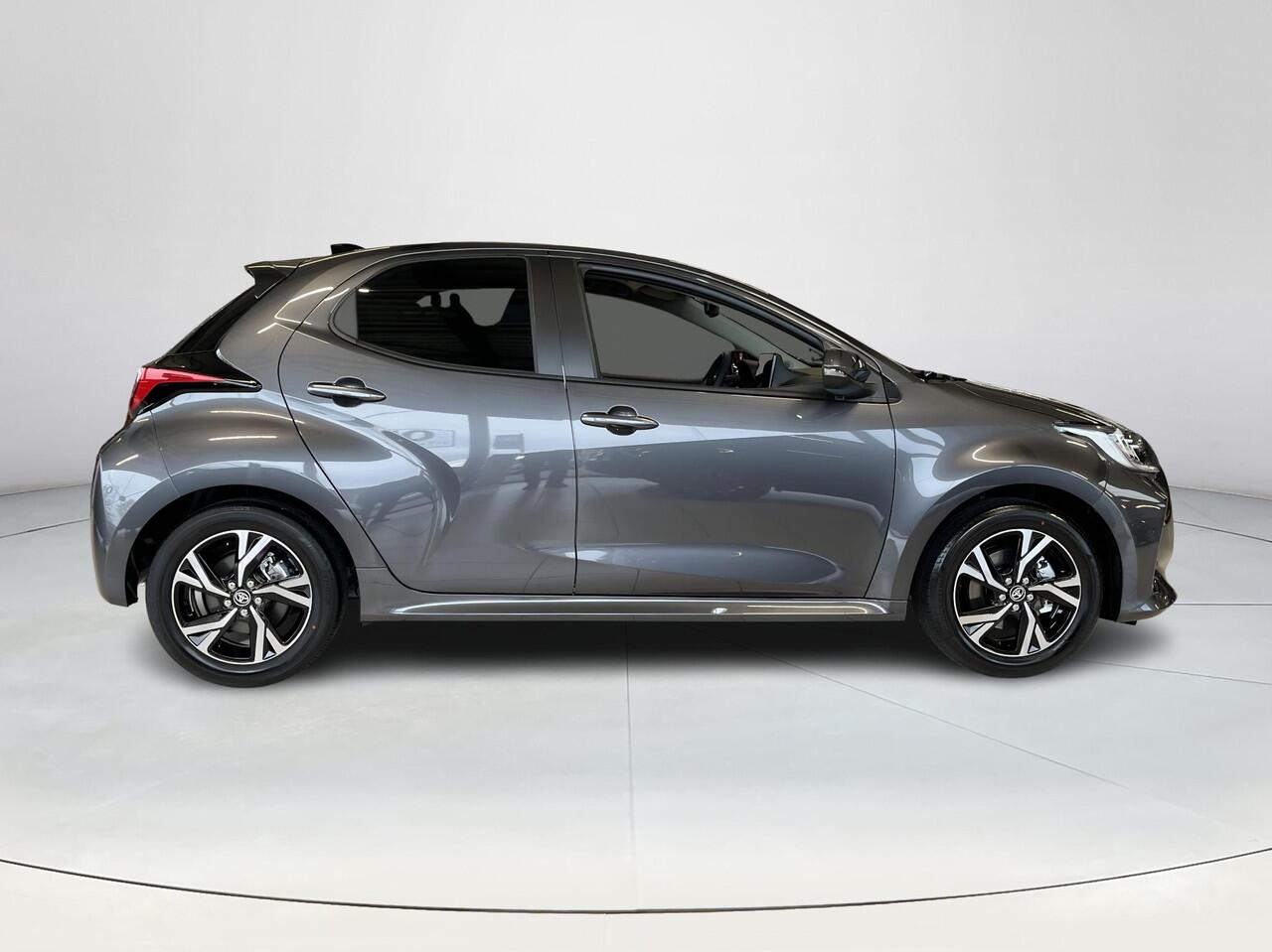 Toyota YARIS 1.5 Hybrid 115 Dynamic | Uit voorraad leverbaar |