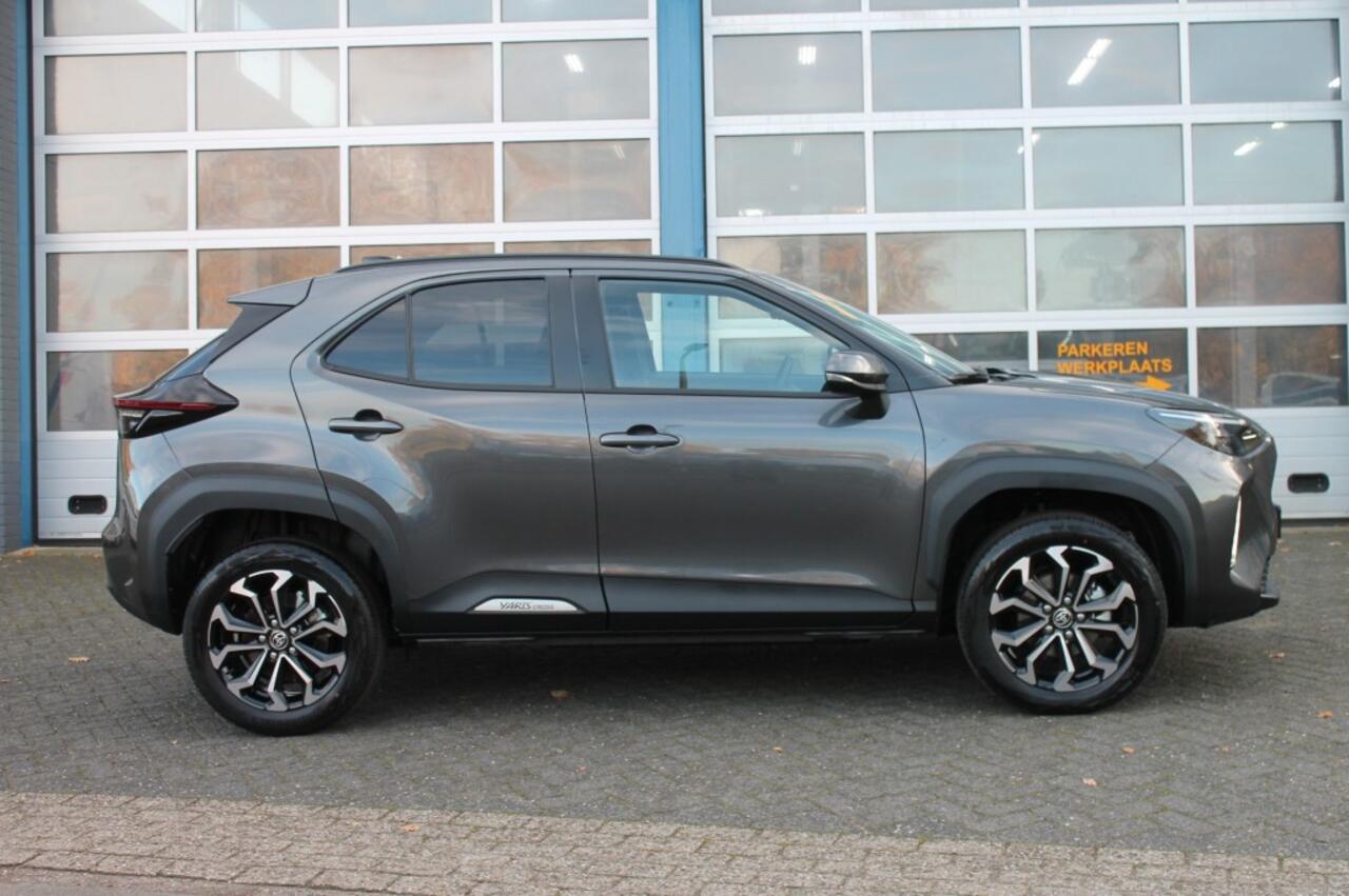 Toyota YARIS 1.5 HYBR 130 DYNAMIC TeamPlayer Design Winter pakket **Nieuw**