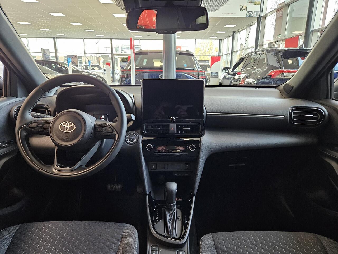 Toyota YARIS Cross 1.5 Hybrid 130 Dynamic incl. Comfort pack | Nieuw en direct rijden |