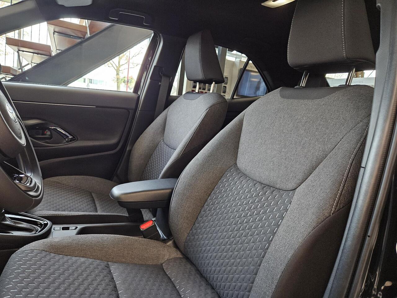 Toyota YARIS Cross 1.5 Hybrid 130 Dynamic incl. Comfort pack | Nieuw en direct rijden |