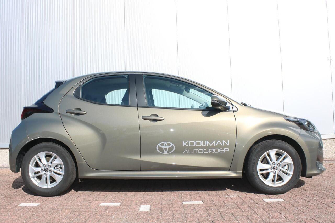 Toyota YARIS 1.5 Hybrid 115 Active L.M. Velgen - Apple Carplay / Android Auto - Oxide Bronze metallic