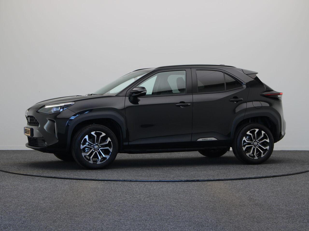 Toyota YARIS Cross 1.5 Hybrid 130 Dynamic | Achteruitrijcamera | Stuur, Voorruit en stoelverwarming | Apple Carplay & Android Auto |
