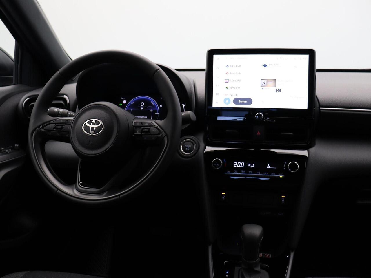 Toyota YARIS Cross 1.5 Hybrid 130 Dynamic | Achteruitrijcamera | Stuur, Voorruit en stoelverwarming | Apple Carplay & Android Auto |