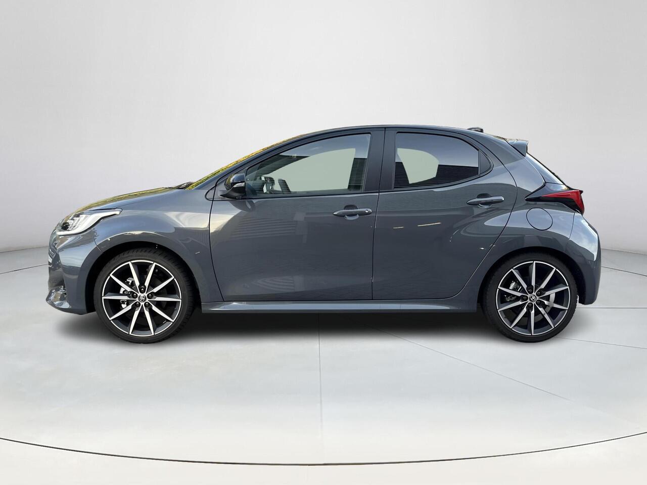 Toyota YARIS 1.5 Hybrid 130 GR Sport Plus Pack | All-in prijs | Pano | NAP | JBL | Camera |