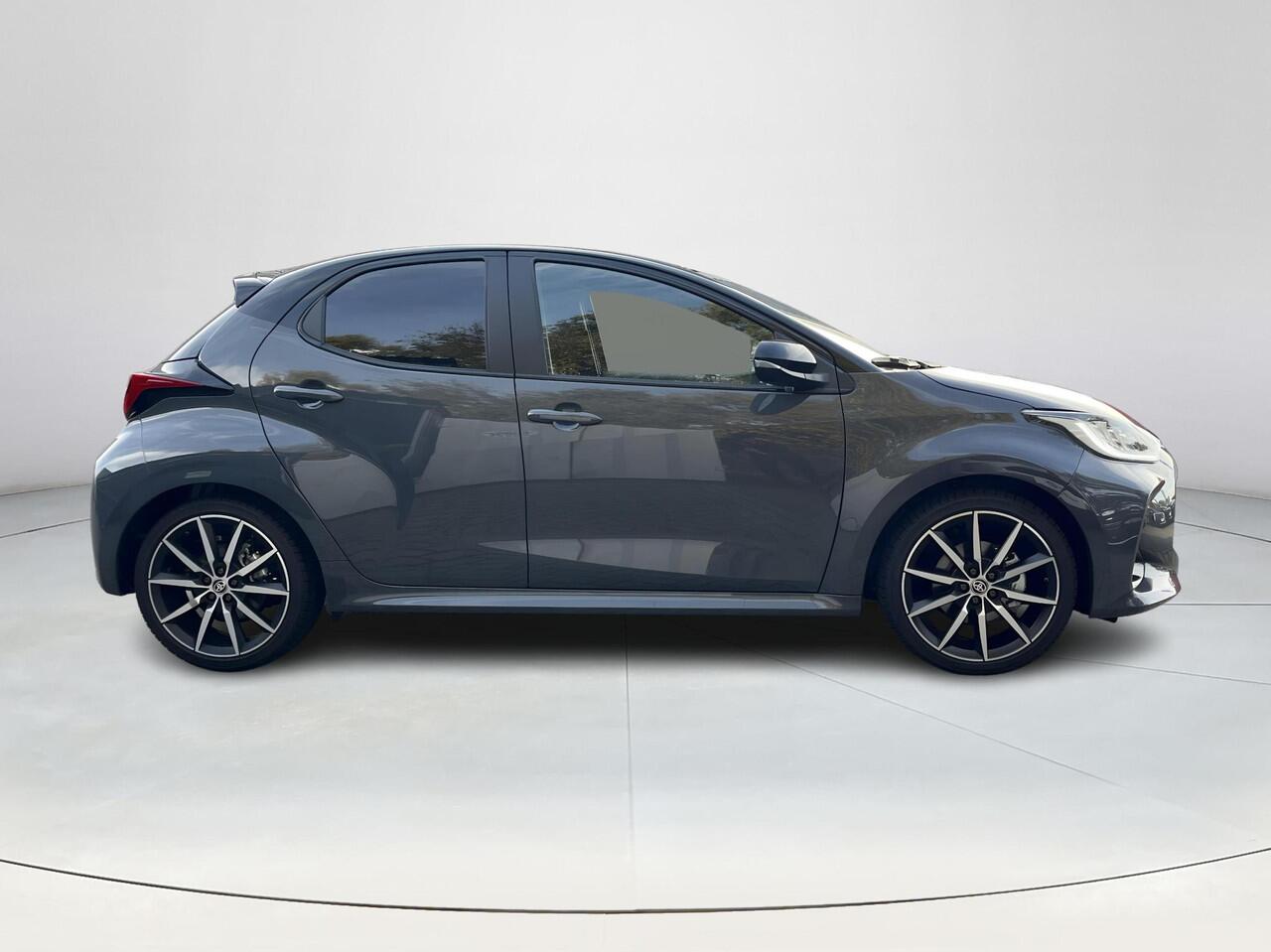 Toyota YARIS 1.5 Hybrid 130 GR Sport Plus Pack | All-in prijs | Pano | NAP | JBL | Camera |