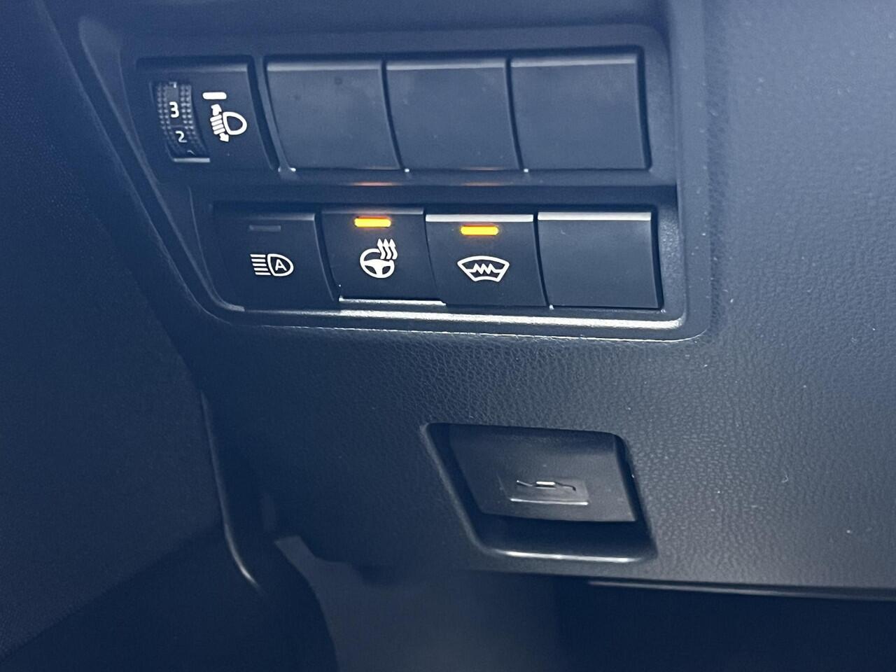 Toyota YARIS Cross 1.5 Hybrid 115 Dynamic / tot 10 jaar garantie / Camera / Voorruit-, stuurwiel- en stoelverwarming / Navigatie via Android Auto Apple Carplay / 17"LM wielen /