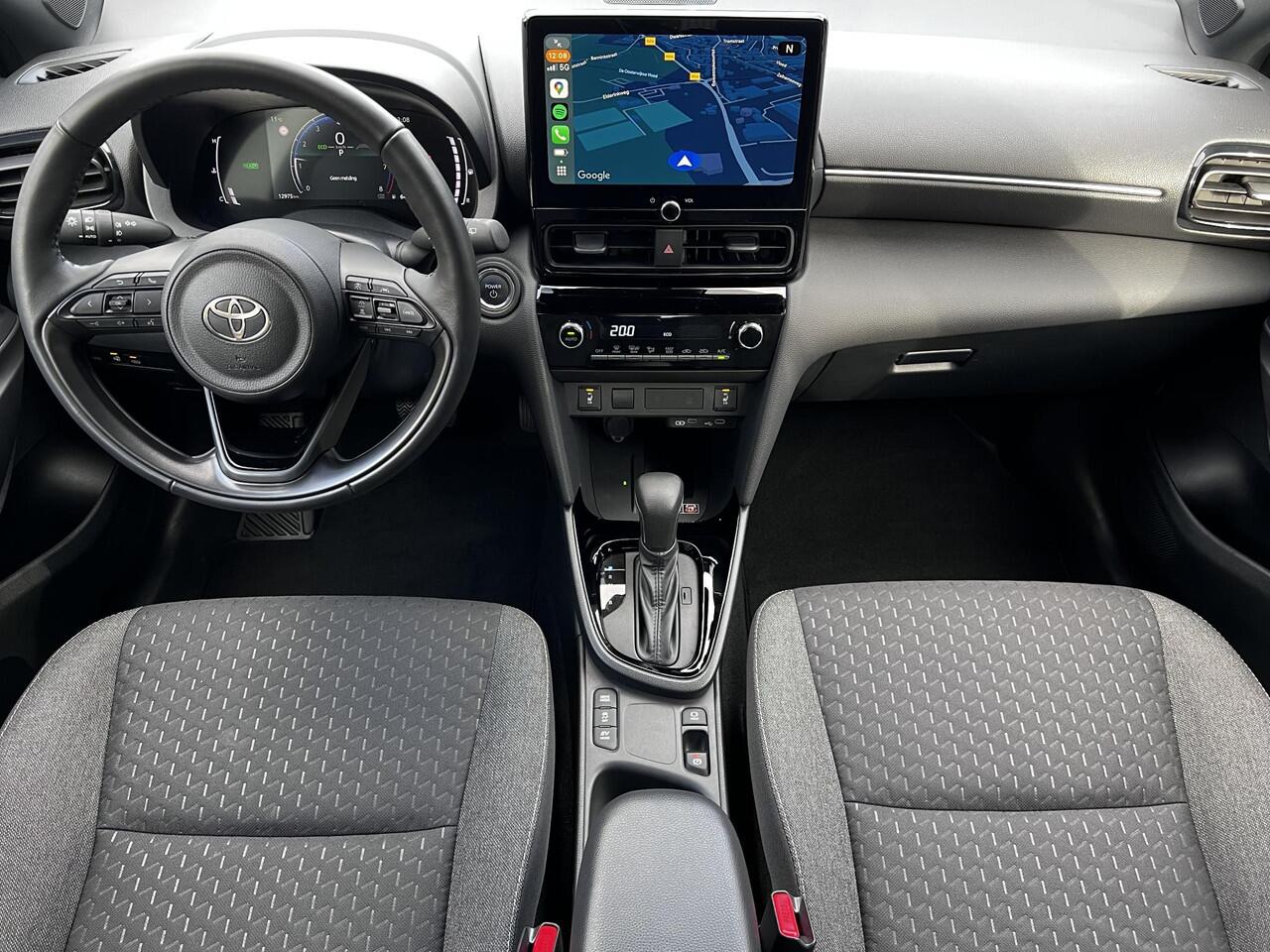 Toyota YARIS Cross 1.5 Hybrid 115 Dynamic / tot 10 jaar garantie / Camera / Voorruit-, stuurwiel- en stoelverwarming / Navigatie via Android Auto Apple Carplay / 17"LM wielen /