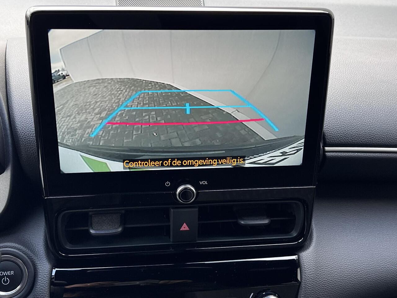 Toyota YARIS Cross 1.5 Hybrid 115 Dynamic / tot 10 jaar garantie / Camera / Voorruit-, stuurwiel- en stoelverwarming / Navigatie via Android Auto Apple Carplay / 17"LM wielen /