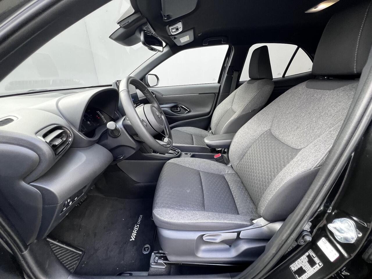 Toyota YARIS Cross 1.5 Hybrid 115 Dynamic / tot 10 jaar garantie / Camera / Voorruit-, stuurwiel- en stoelverwarming / Navigatie via Android Auto Apple Carplay / 17"LM wielen /