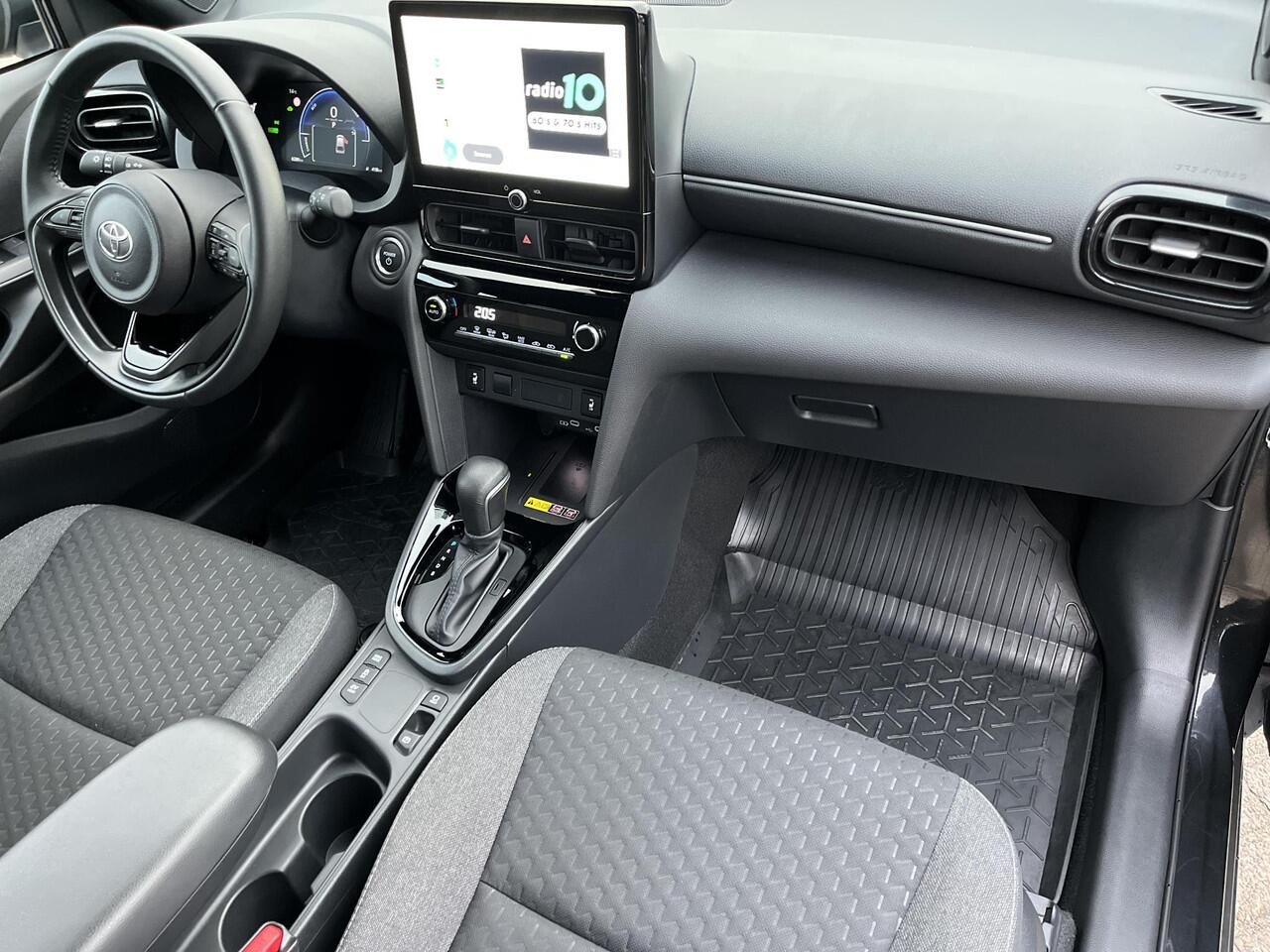 Toyota YARIS Cross 1.5 Hybrid 115 Dynamic | Parkeersensoren | Carplay | Stoelverwarming | LED koplampen | Keyless entry |