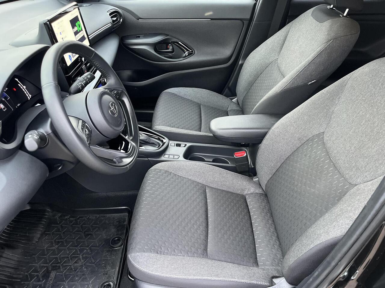 Toyota YARIS Cross 1.5 Hybrid 115 Dynamic | Parkeersensoren | Carplay | Stoelverwarming | LED koplampen | Keyless entry |