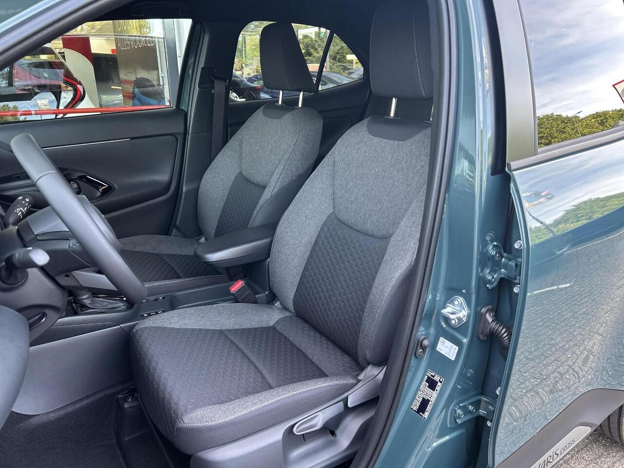 Toyota YARIS Cross 1.5 Hybrid 115 Dynamic + Comfort Pack | Nieuwe auto | Direct uit voorraad leverbaar |