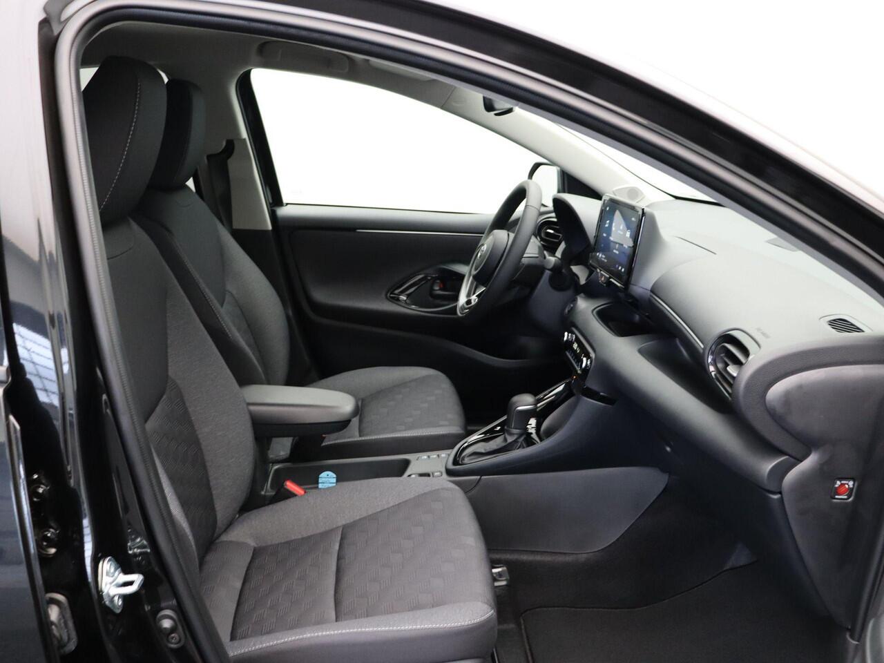 Toyota YARIS 1.5 Hybrid 115 Dynamic | Stoel en Stuurverwarming | Climate Control | Adaptieve Cruise Control | Achteruitrijcamera |