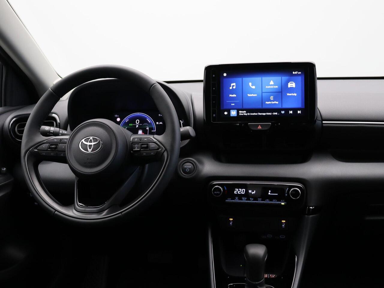 Toyota YARIS 1.5 Hybrid 115 Dynamic | Stoel en Stuurverwarming | Climate Control | Adaptieve Cruise Control | Achteruitrijcamera |
