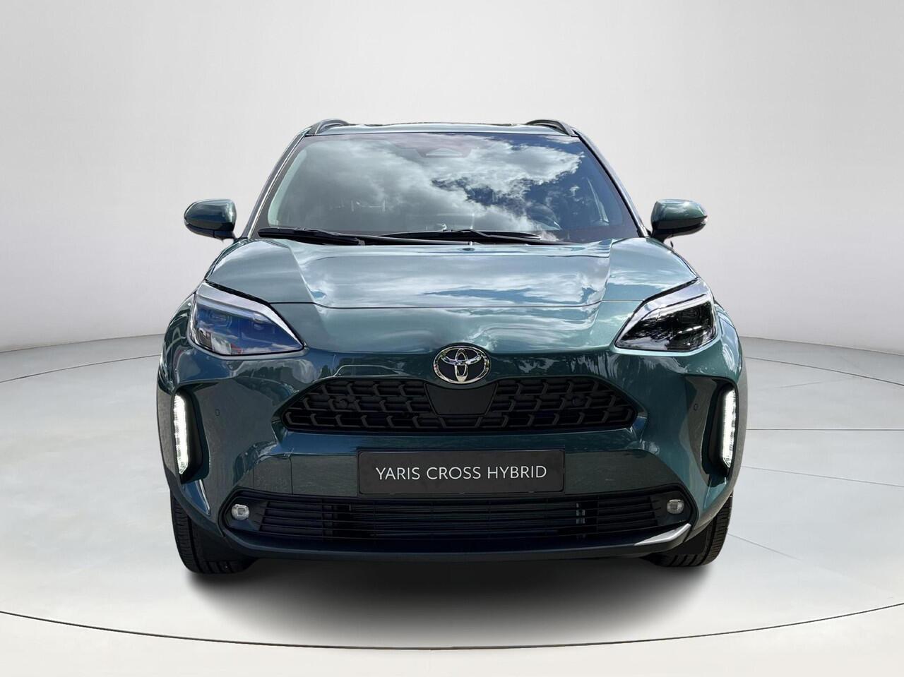 Toyota YARIS Cross 1.5 Hybrid Dynamic | Forest green metallic | Comfort Pack | Nieuw uit voorraad leverbaar |