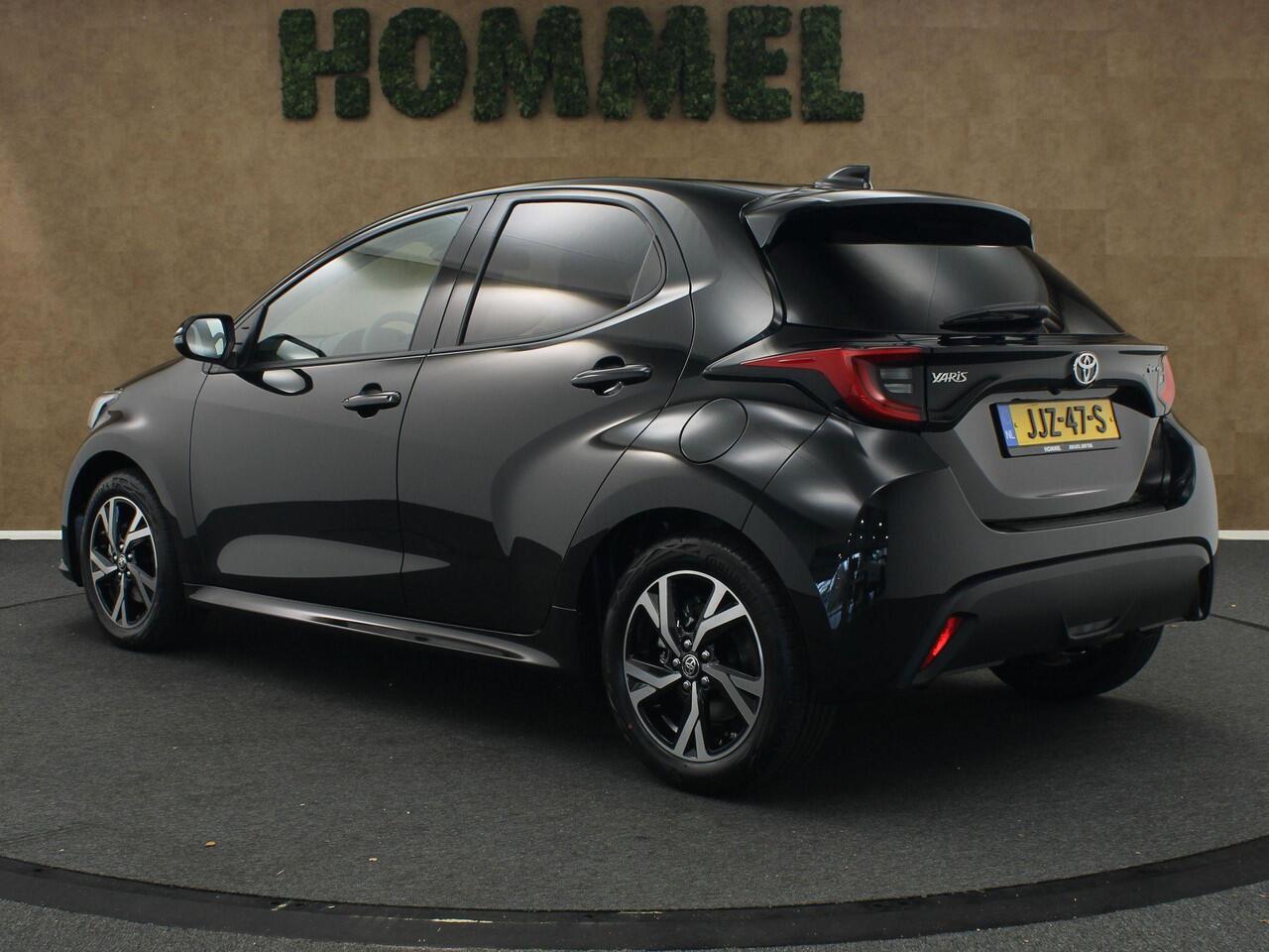 Toyota YARIS 1.5 Hybrid 115 Dynamic - DIRECT UIT VOORRAAD LEVERBAAR - KEYLESS ENTRY & START - STOEL EN STUUR VERWARMING - ADPATIVE CRUISE CONTROL - ACHTERUITRIJ CAMERA - DRAADLOZE TELEFOONLADER