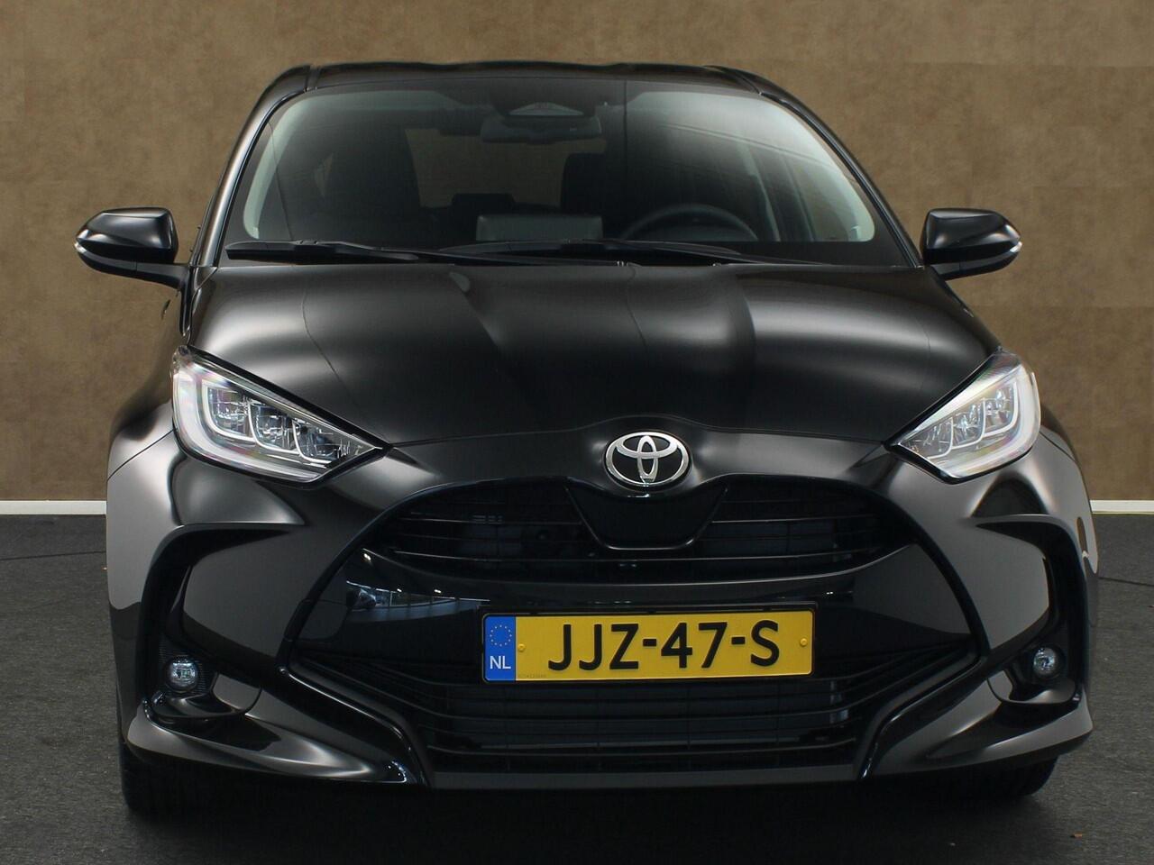 Toyota YARIS 1.5 Hybrid 115 Dynamic - DIRECT UIT VOORRAAD LEVERBAAR - KEYLESS ENTRY & START - STOEL EN STUUR VERWARMING - ADPATIVE CRUISE CONTROL - ACHTERUITRIJ CAMERA - DRAADLOZE TELEFOONLADER