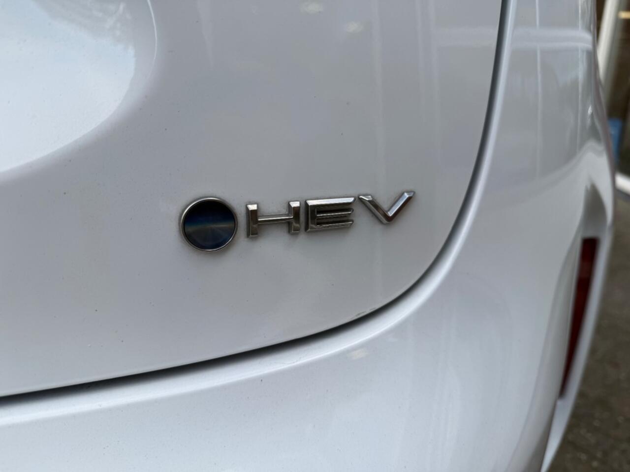 Toyota YARIS 1.5 HYBRID 115 FIRST EDTION NIEUW MODEL!