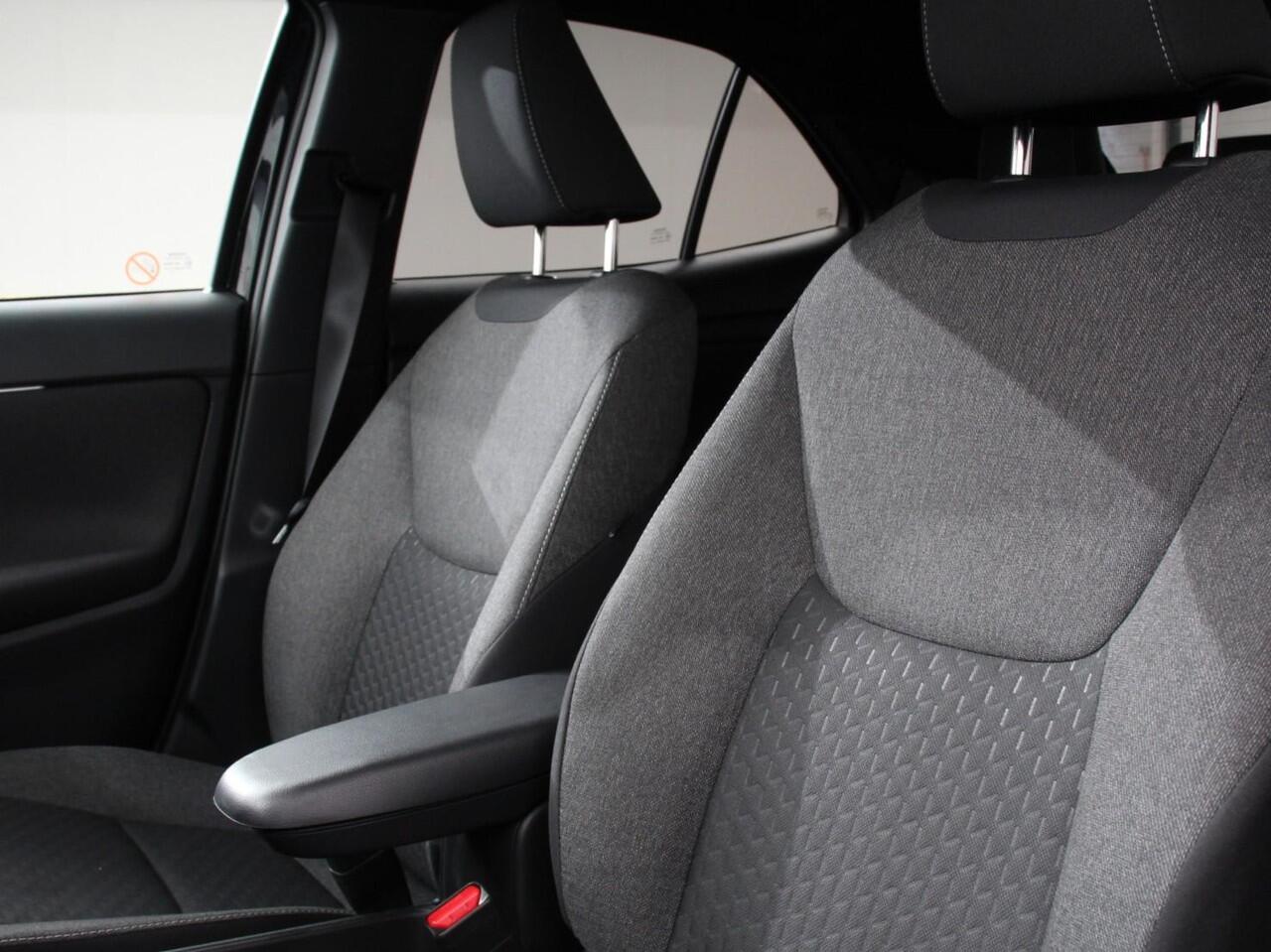 Toyota YARIS Cross 1.5 Hybrid 115 pk Automaat Style Comfort | Navigatie | Apple carplay/Android Auto | Camera | Dab | Full Led | Parkeer sensoren | Climate Control | Lichtmetalen velgen