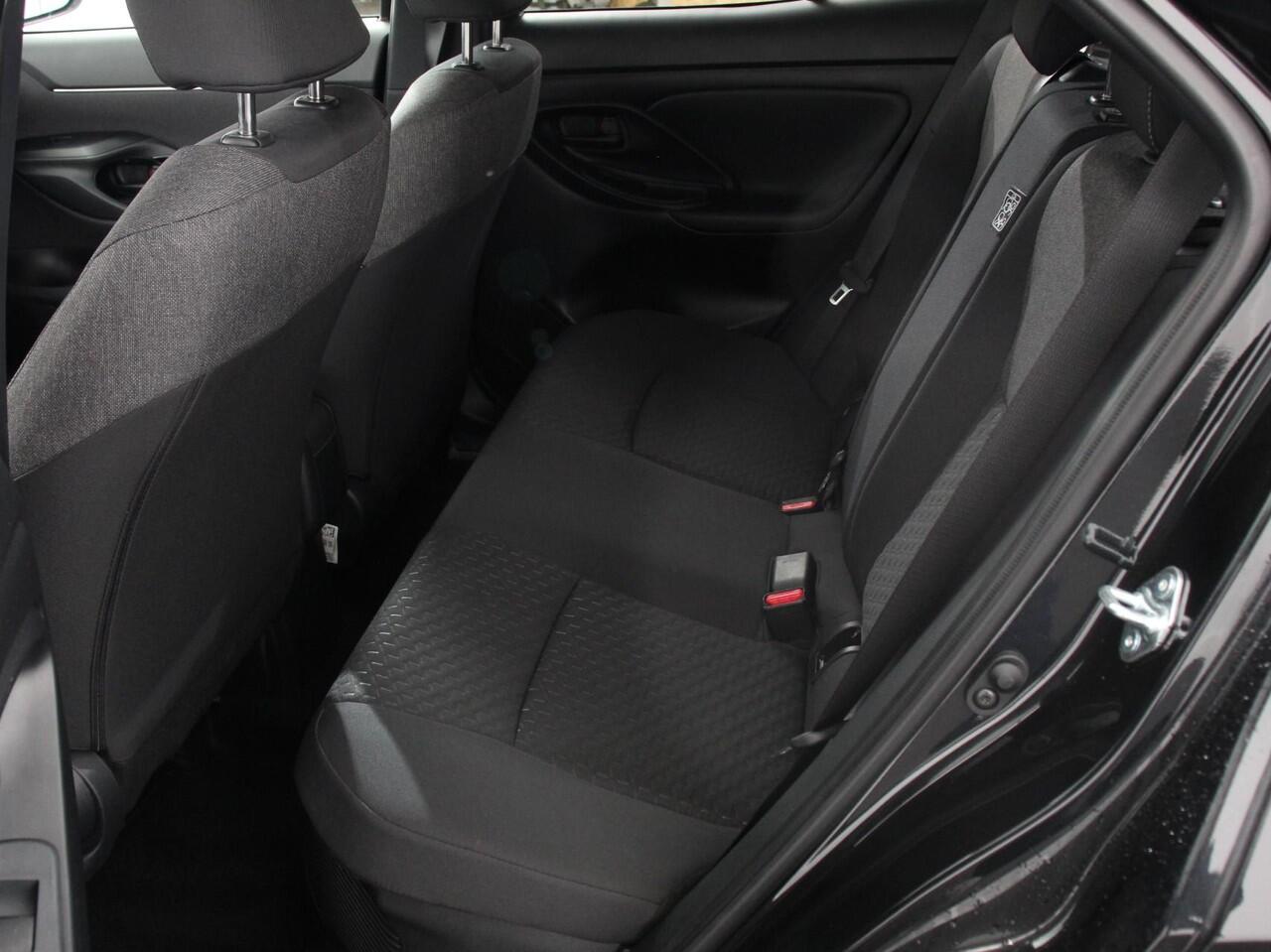 Toyota YARIS Cross 1.5 Hybrid 115 pk Automaat Style Comfort | Navigatie | Apple carplay/Android Auto | Camera | Dab | Full Led | Parkeer sensoren | Climate Control | Lichtmetalen velgen