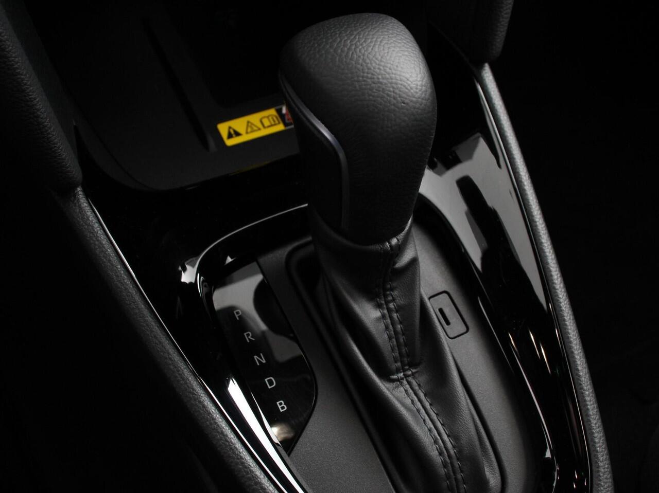 Toyota YARIS Cross 1.5 Hybrid 115 pk Automaat Style Comfort | Navigatie | Apple carplay/Android Auto | Camera | Dab | Full Led | Parkeer sensoren | Climate Control | Lichtmetalen velgen