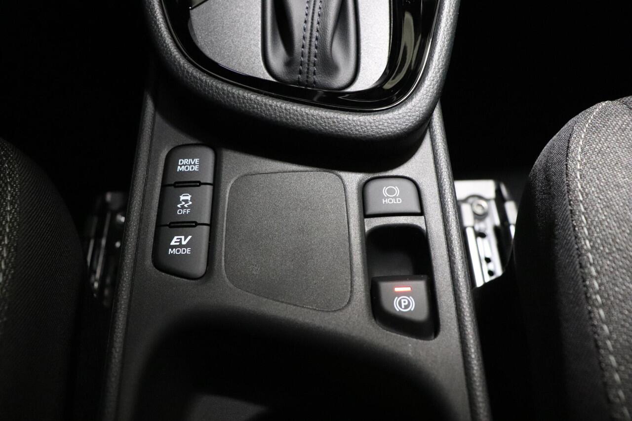 Toyota YARIS Cross 1.5 Hybrid 115 Dynamic, Comfort Pack, BSM, Stoel & Stuur verwarming, Inruilpremie ¤1.000,- !