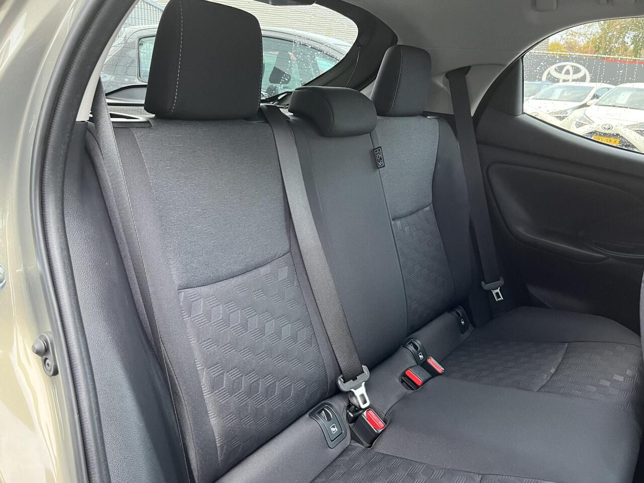 Toyota YARIS 1.5 Hybrid 115 First Edition