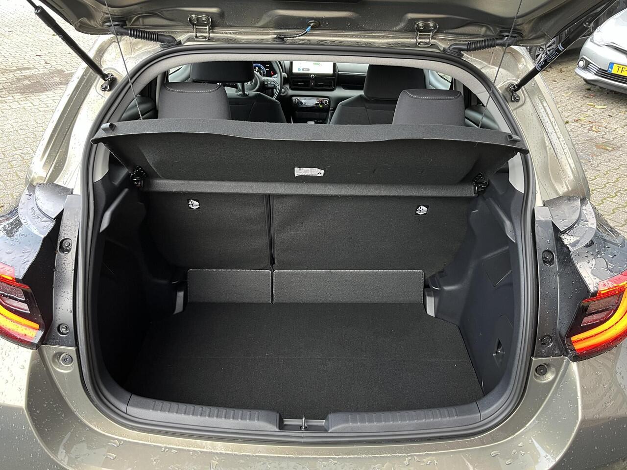 Toyota YARIS 1.5 Hybrid 115 First Edition