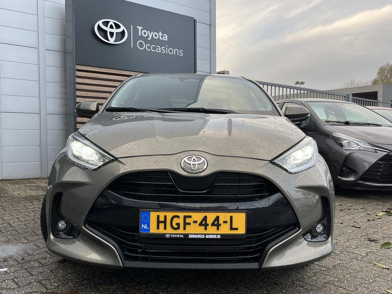 Toyota YARIS 1.5 Hybrid 115 First Edition