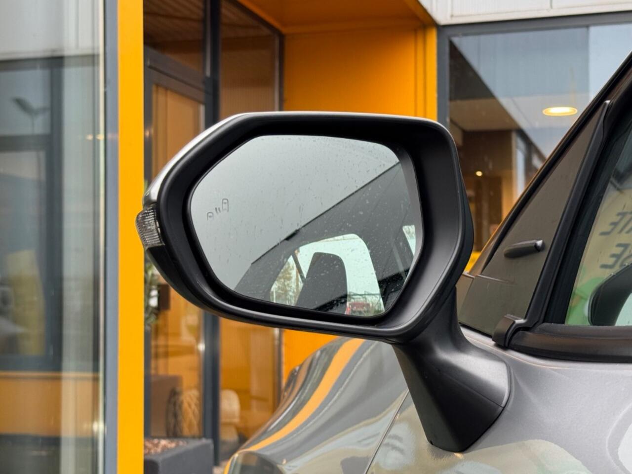 Toyota YARIS 1.5 Hybrid Active - camera - sensoren voor/achter - Navi