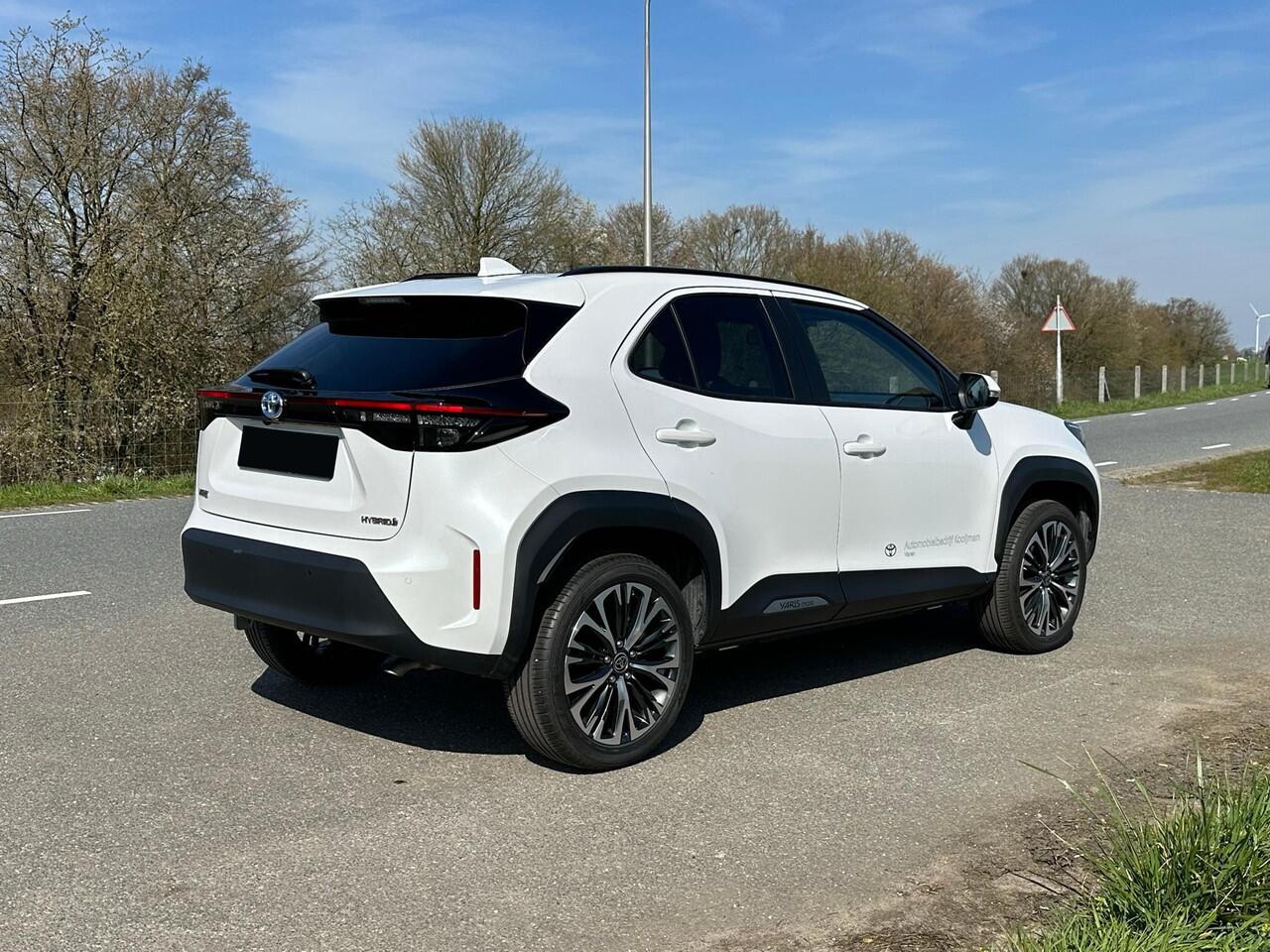 Toyota YARIS Cross 1.5 Hybrid 115 Active ¤29.695,- RIJKLAAR! Nu ¤1.800,- voordeel! Nu extra scherp geprijsd! Direct leverbaar.