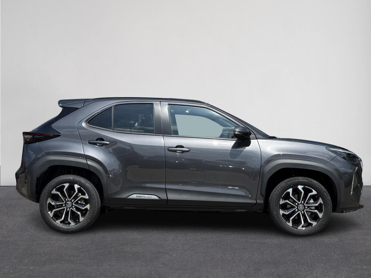 Toyota YARIS Cross 1.5 Hybrid 130 Dynamic | ¤ 1.000 INRUILPREMIE | NIEUW ! | 17" LM-Velgen | Climate Control | Adaptieve-Cruise | Apple Carplay/Android Auto | LED Verlichting | Achteruitrij Camera | Parkeersensoren | Winter pakket | ( Vesteging - Nieuwegein )