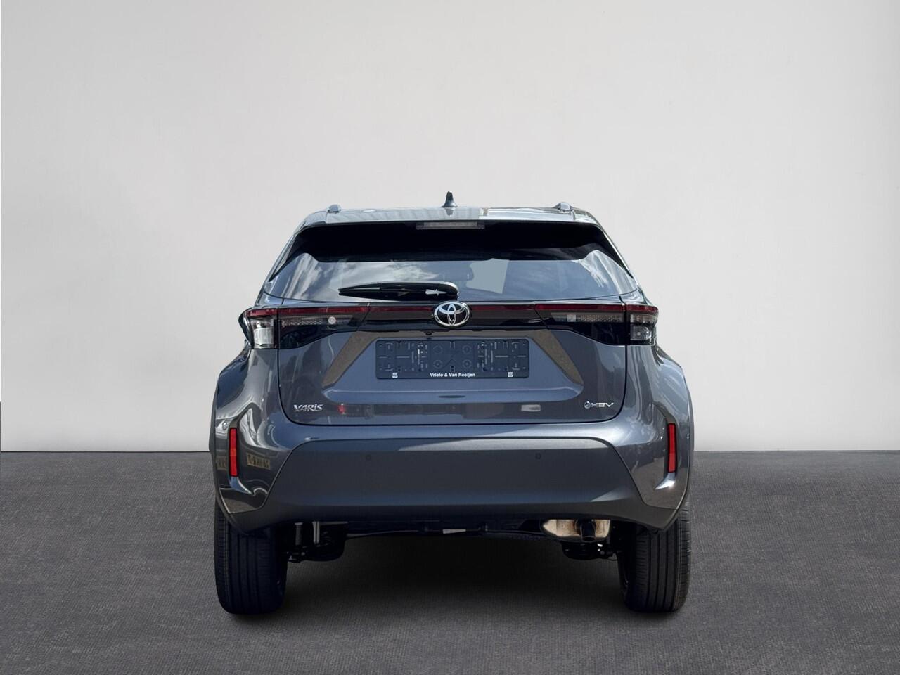 Toyota YARIS Cross 1.5 Hybrid 130 Dynamic | ¤ 1.000 INRUILPREMIE | NIEUW ! | 17" LM-Velgen | Climate Control | Adaptieve-Cruise | Apple Carplay/Android Auto | LED Verlichting | Achteruitrij Camera | Parkeersensoren | Winter pakket | ( Vesteging - Nieuwegein )