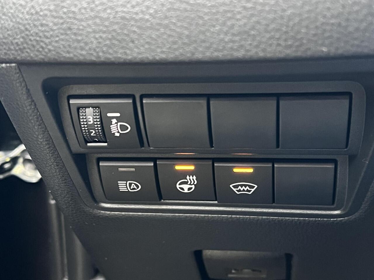 Toyota YARIS Cross 1.5 Hybrid 115 Dynamic Automaat / Fabrieksgarantie tot 05-2028 < 100.000km, tot 10 jaar mogelijk** / Navigatie via Apple Carplay Android / Stuur-, stoel- en voorruitverwarming / Camera / Adaptieve CC / 17" LM wielen /