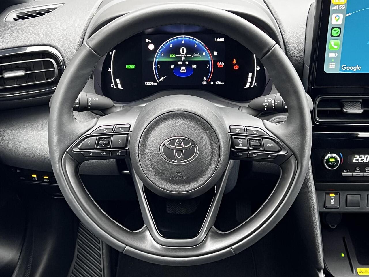 Toyota YARIS Cross 1.5 Hybrid 115 Dynamic Automaat / Fabrieksgarantie tot 05-2028 < 100.000km, tot 10 jaar mogelijk** / Navigatie via Apple Carplay Android / Stuur-, stoel- en voorruitverwarming / Camera / Adaptieve CC / 17" LM wielen /