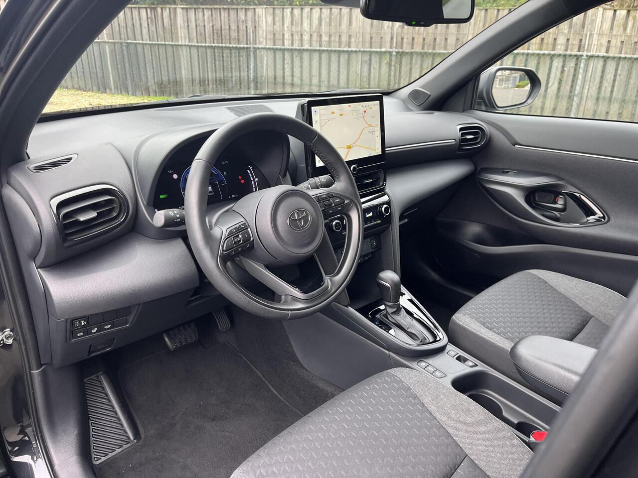Toyota YARIS Cross 1.5 Hybrid 115 First Edition | Apple CarPlay/Android auto | Navigatie | Achteruitrijcamera | Comfort Pack