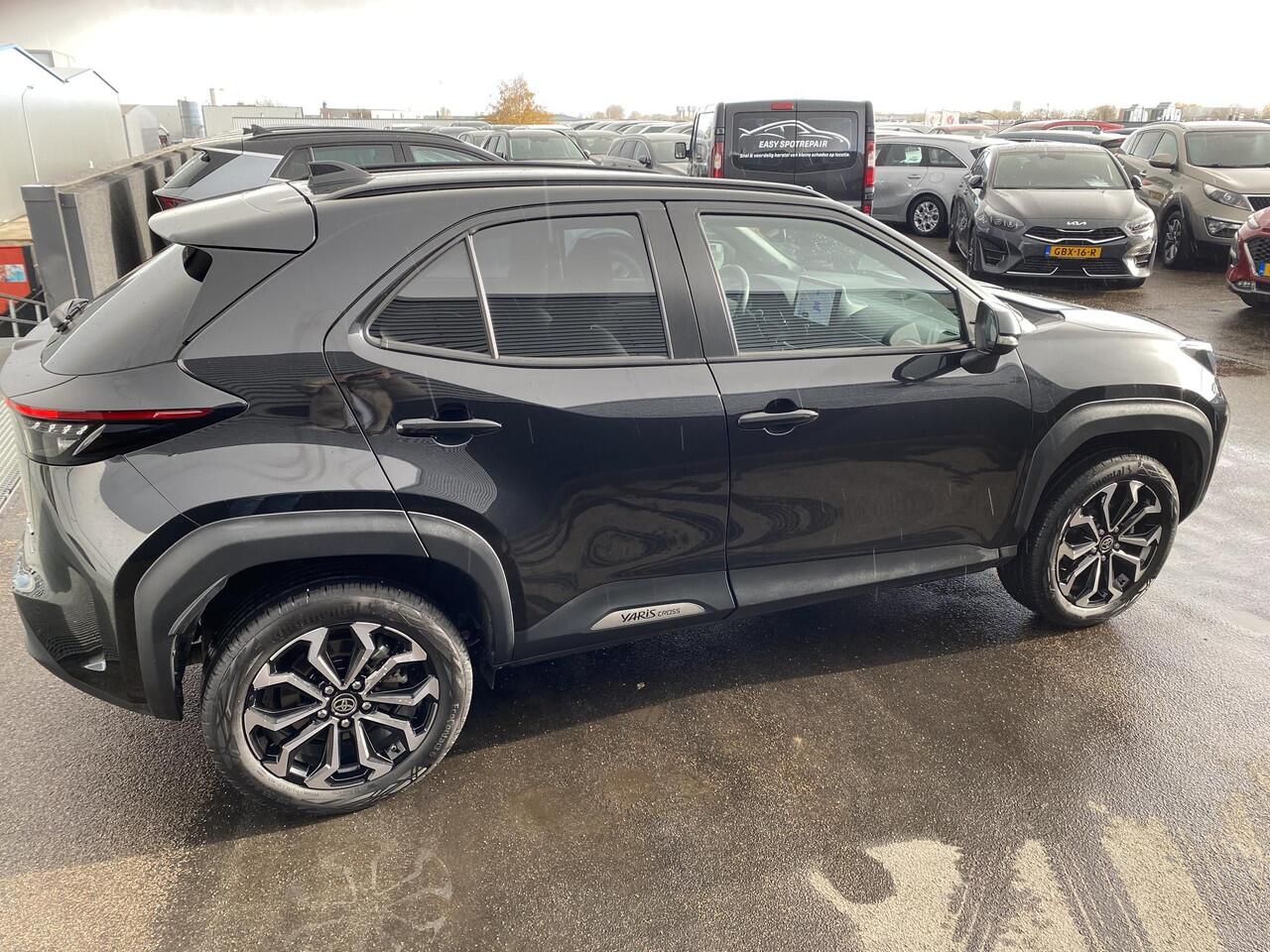 Toyota YARIS Cross 1.5 Hybrid 115 First Edition Navigatie Apple CarPlay/Android Auto, stoel- & stuurverwarming, keyless, parkeersensoren v&a, ACC, achteruitrij camera