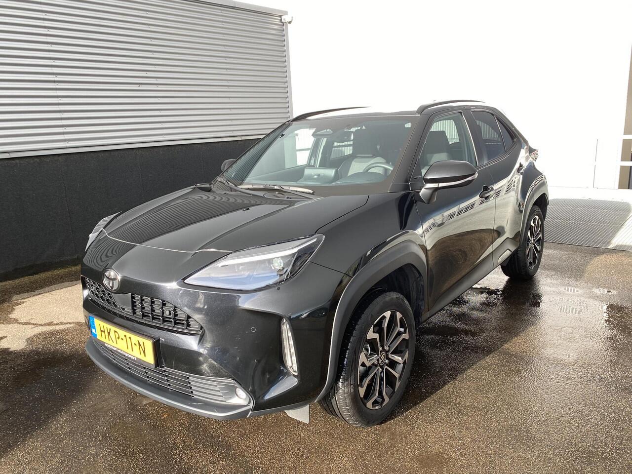 Toyota YARIS Cross 1.5 Hybrid 115 First Edition Navigatie Apple CarPlay/Android Auto, stoel- & stuurverwarming, keyless, parkeersensoren v&a, ACC, achteruitrij camera