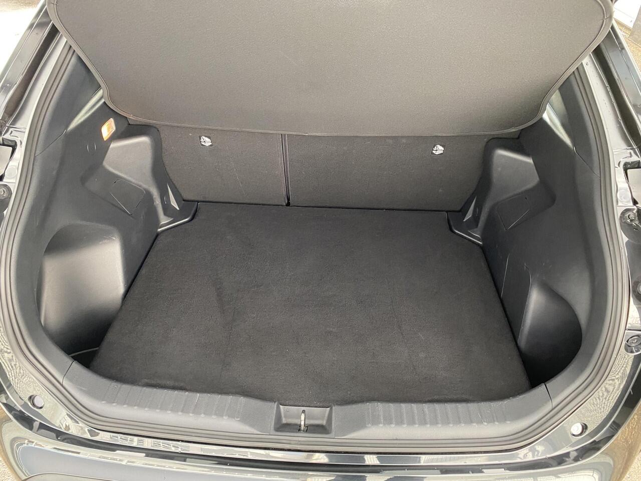 Toyota YARIS Cross 1.5 Hybrid 115 First Edition Navigatie Apple CarPlay/Android Auto, stoel- & stuurverwarming, keyless, parkeersensoren v&a, ACC, achteruitrij camera