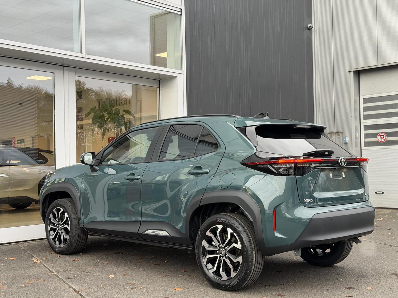 Toyota YARIS Cross 1.5 Hybrid 115 Dynamic Nieuw! Direct leverbaar! ¤ 2000,- inruilpremie! Meerdere kleuren snel leverbaar!