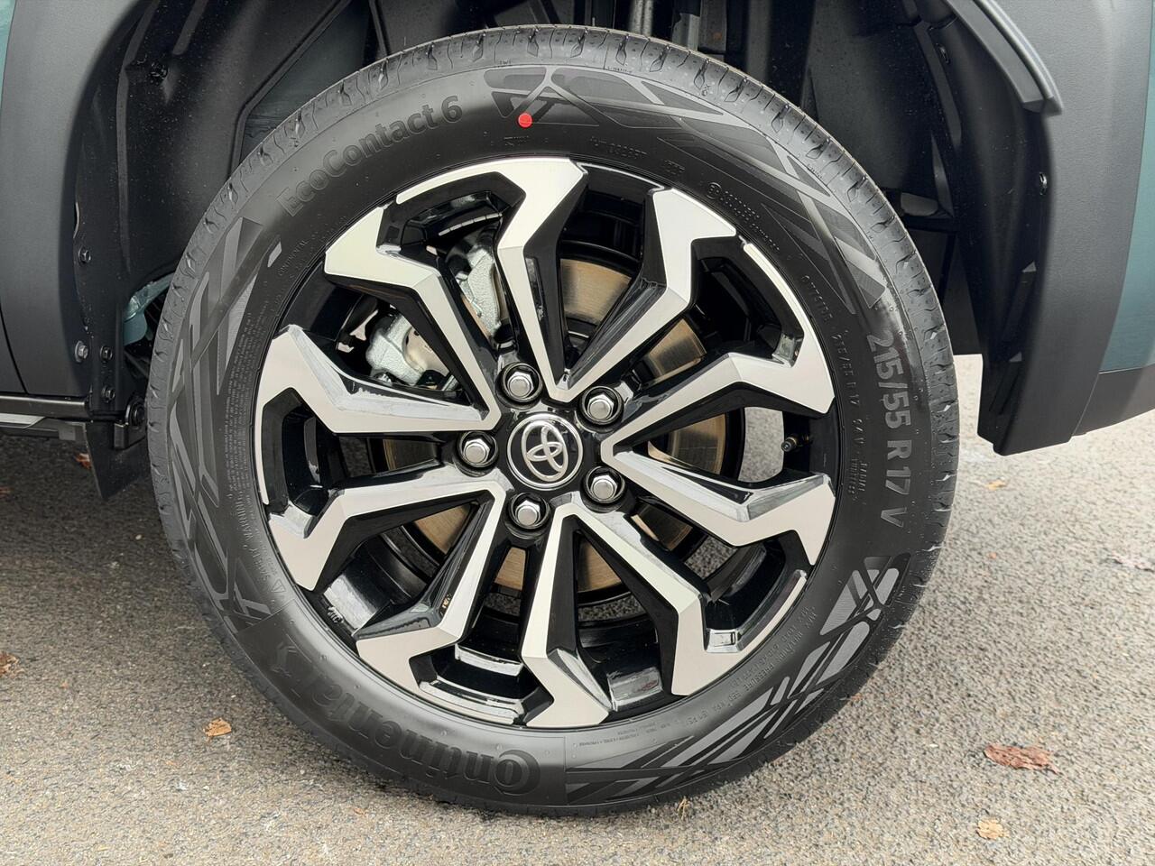 Toyota YARIS Cross 1.5 Hybrid 115 Dynamic Nieuw! Direct leverbaar! ¤ 2000,- inruilpremie! Meerdere kleuren snel leverbaar!