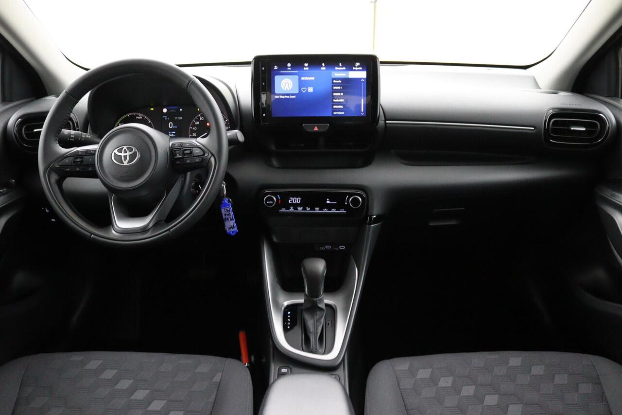 Toyota YARIS 1.5 Hybrid 115 Comfort | ADG XMAS EDITION | Lichtmetalen velgen | Achteruitrijcamera | Apple Carplay | Android Auto |