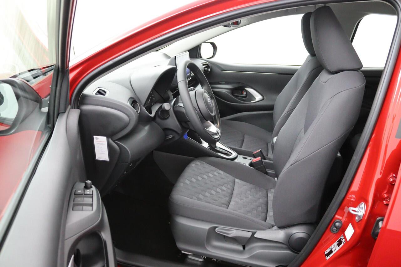 Toyota YARIS 1.5 Hybrid 115 Comfort | ADG XMAS EDITION | Lichtmetalen velgen | Achteruitrijcamera | Apple Carplay | Android Auto |