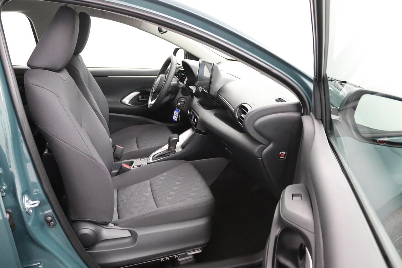 Toyota YARIS 1.5 Hybrid 115 Comfort | ADG XMAS EDITION | Lichtmetalen Velgen | Achteruitrijcamera | Apple Carplay | Android Auto |